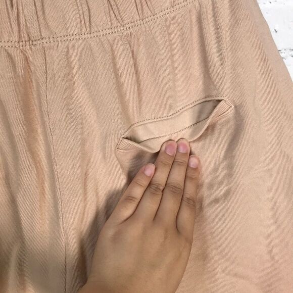 Aerie Women's Tan Shorts Medium - Picture 4 of 7